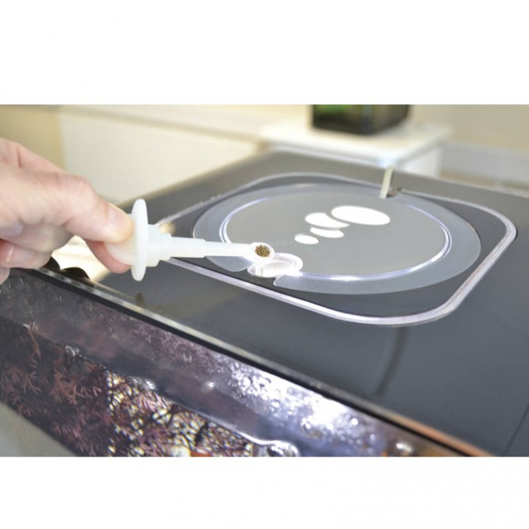 Индикатор уровня воды и мерная ложка Water level guide and feeder/plug