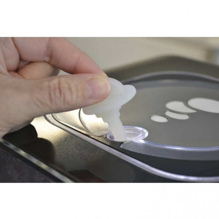 Индикатор уровня воды и мерная ложка Water level guide and feeder/plug