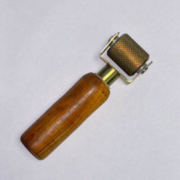 Ролик прикаточный (широкий) для склейки пленки для пруда и мембран